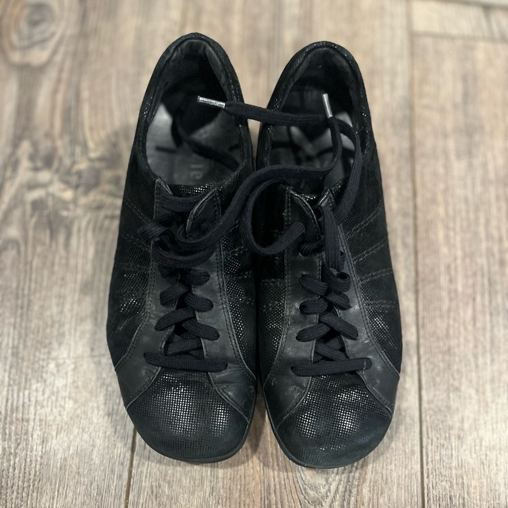 Ziera fancy black tennis shoes size 36